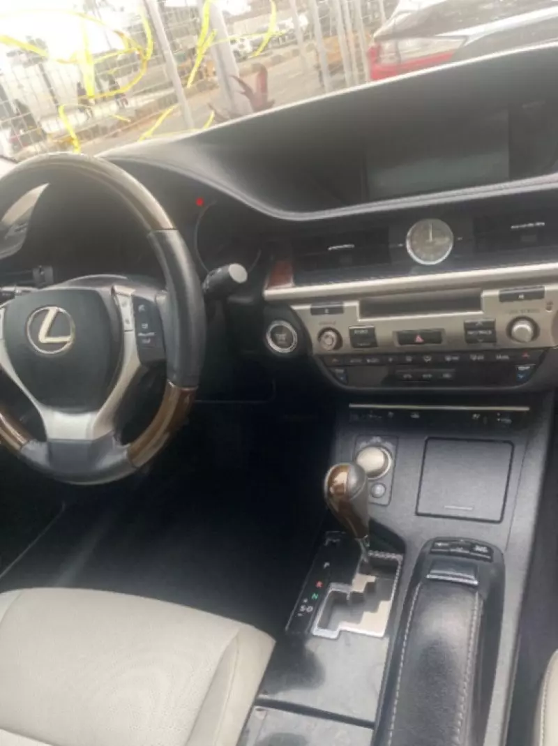 Lexus ES   - 2013