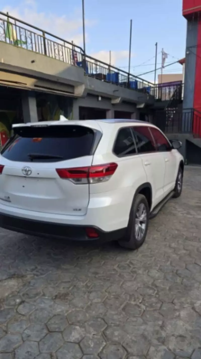 TOYOTA Highlander   - 2015