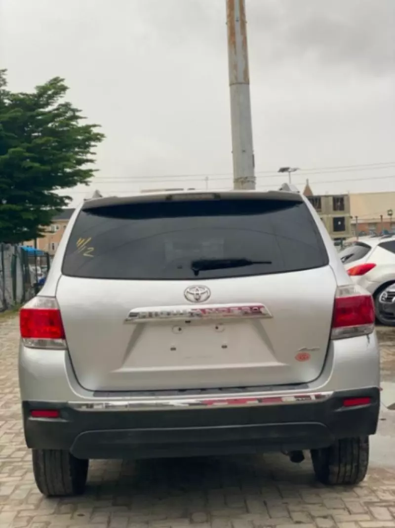 TOYOTA Highlander   - 2012