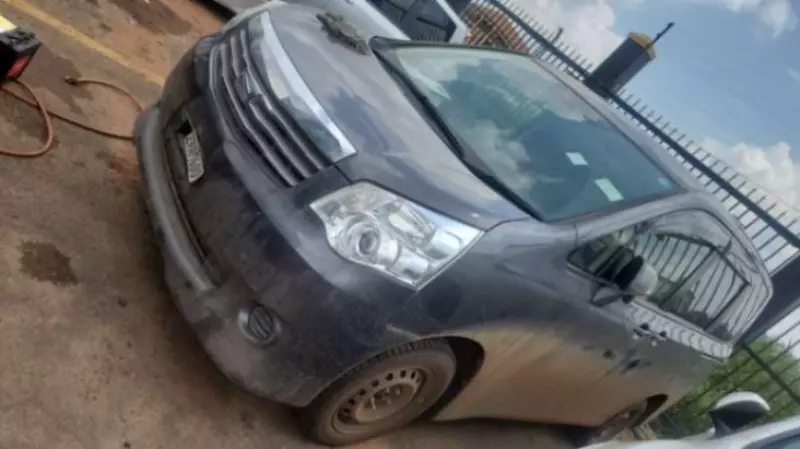 Toyota Noah   - 2012