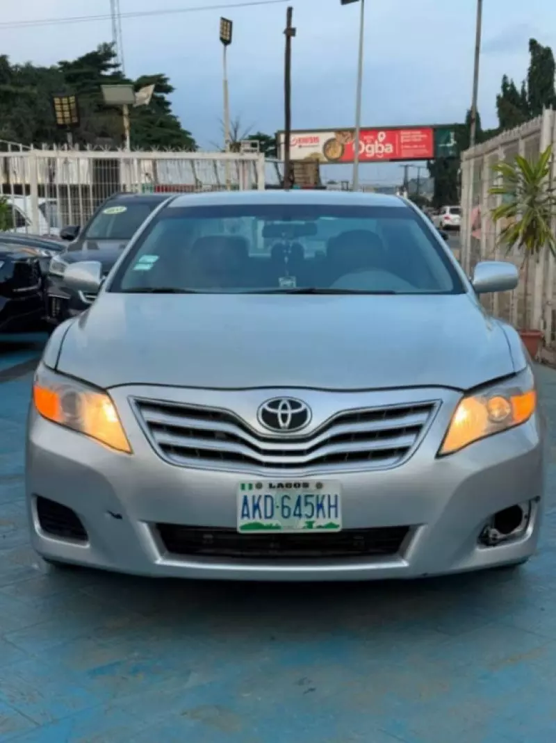 TOYOTA Camry   - 2011