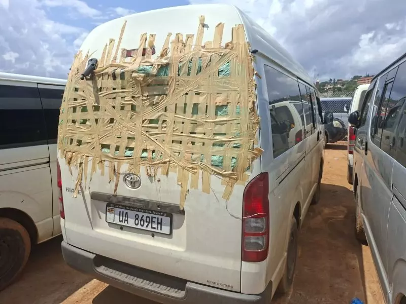 Toyota Hiace   - 2012