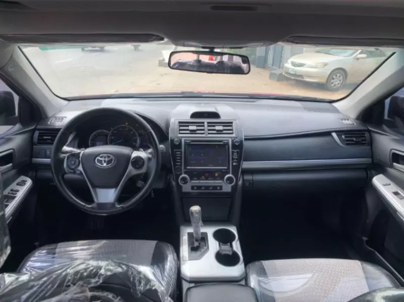 Toyota Camry   - 2014