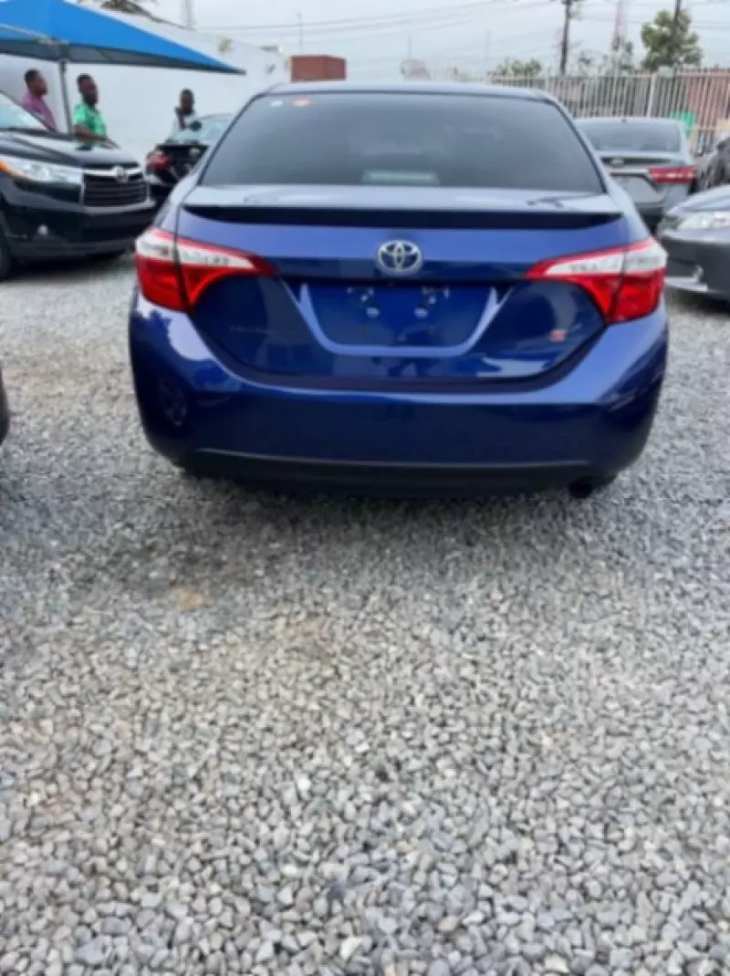 Toyota Corolla   - 2014