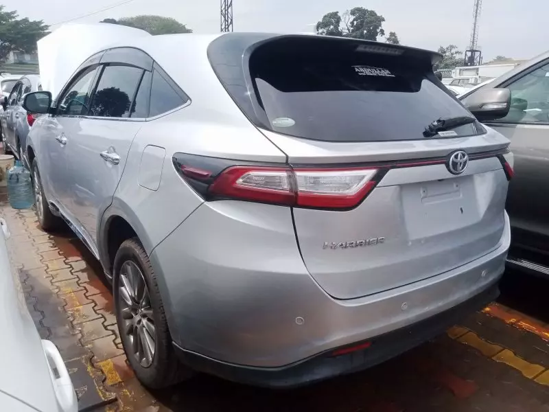 Toyota Harrier   - 2016