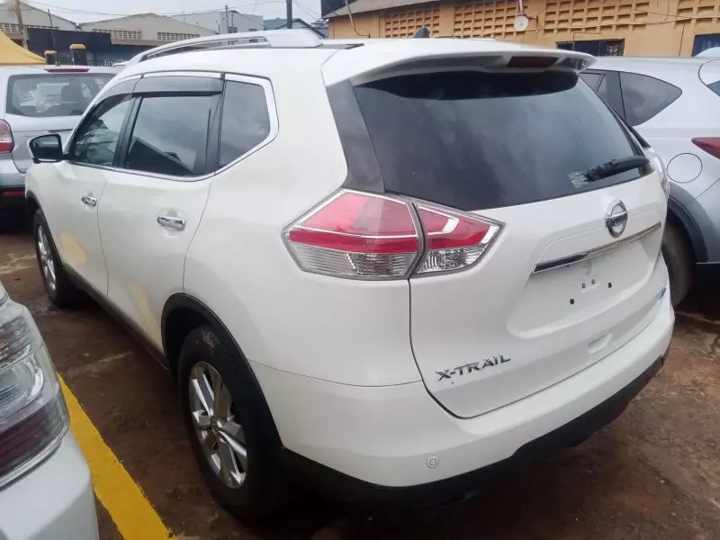 Nissan X-Trail   - 2015