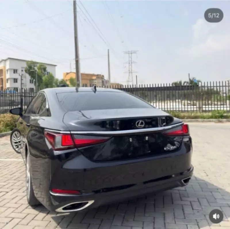 Lexus ES 350   - 2019