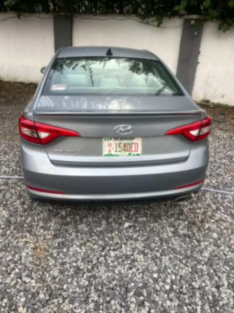 Hyundai Sonata   - 2016