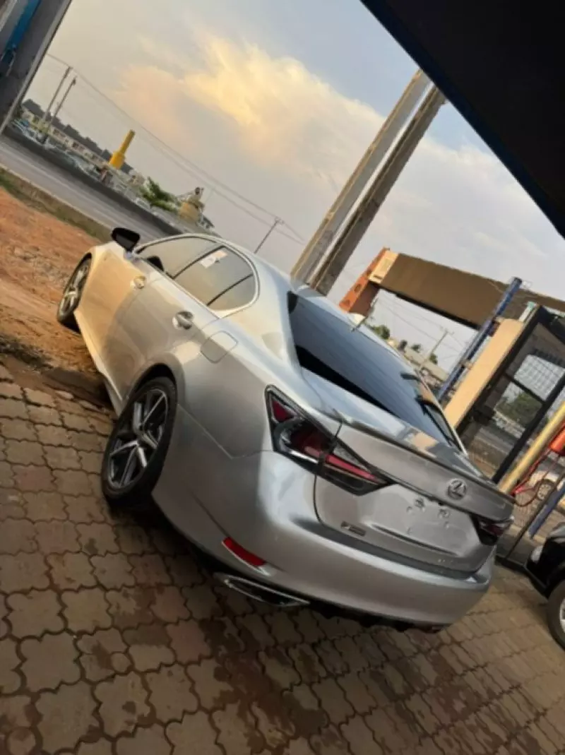 Lexus GS   - 2017