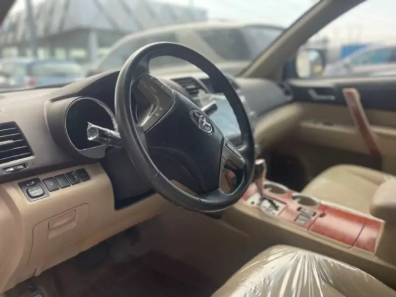 Toyota Highlander - 2010