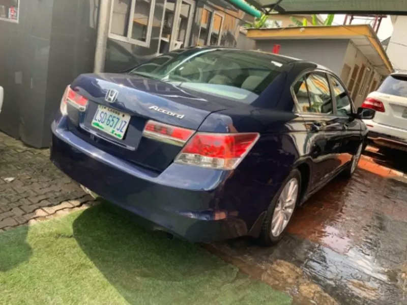 Honda Accord - 2009