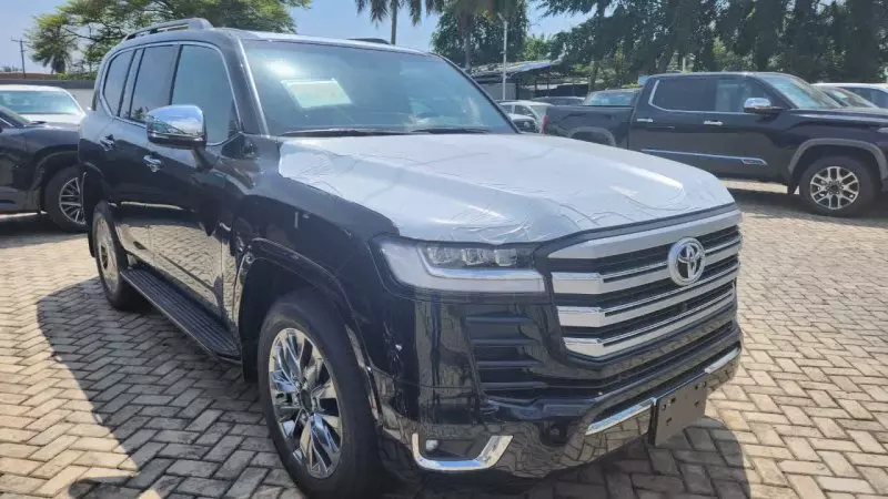 Toyota Land Cruiser   - 2025