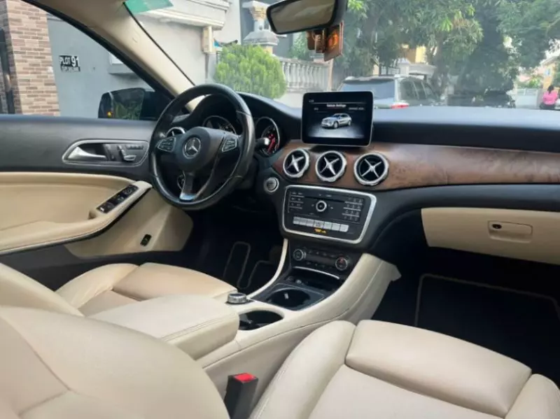 Mercedes-Benz GLA-Class   - 2018