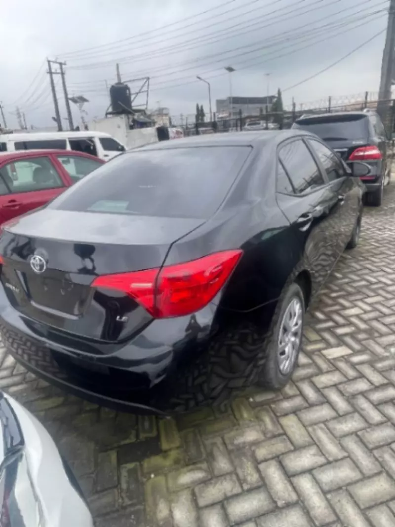 TOYOTA Corolla   - 2018