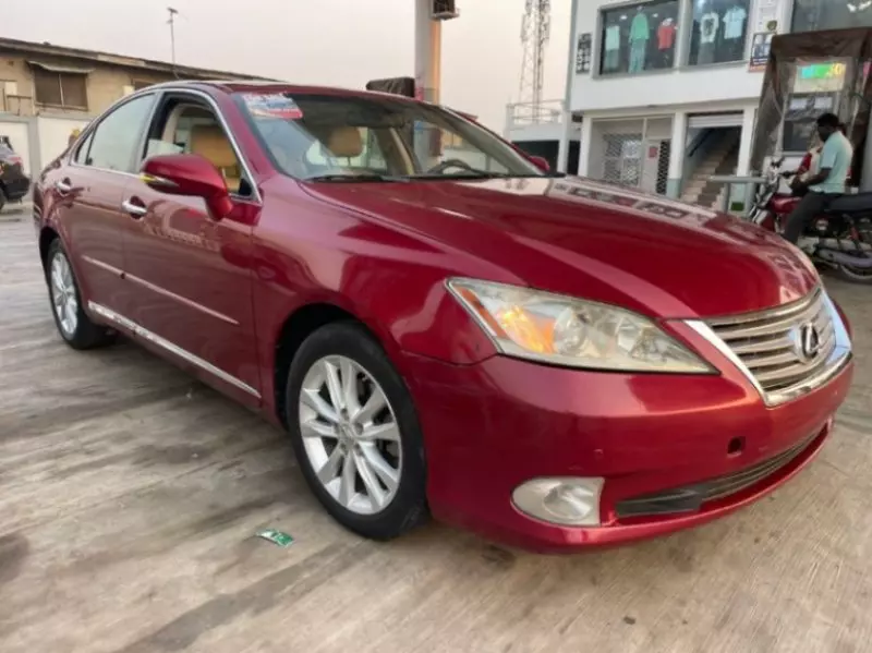 Lexus ES 350   - 2011