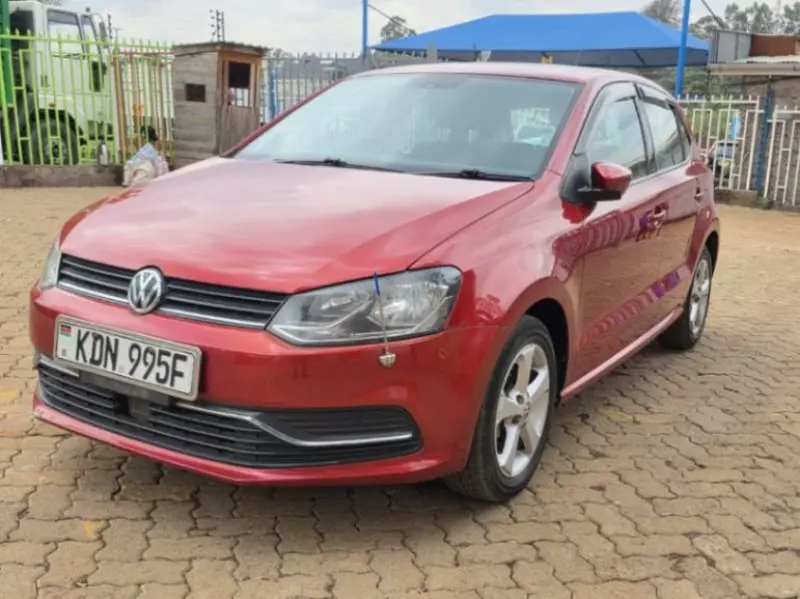 Volkswagen Polo   - 2016