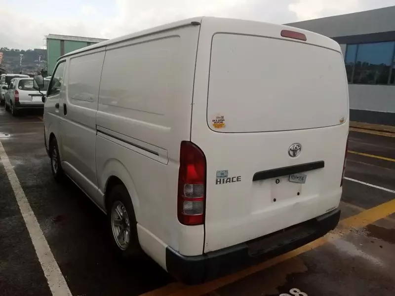 TOYOTA Hiace   - 2015