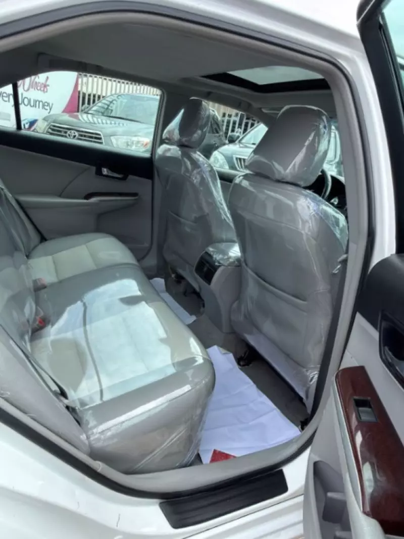 TOYOTA Camry - 2012