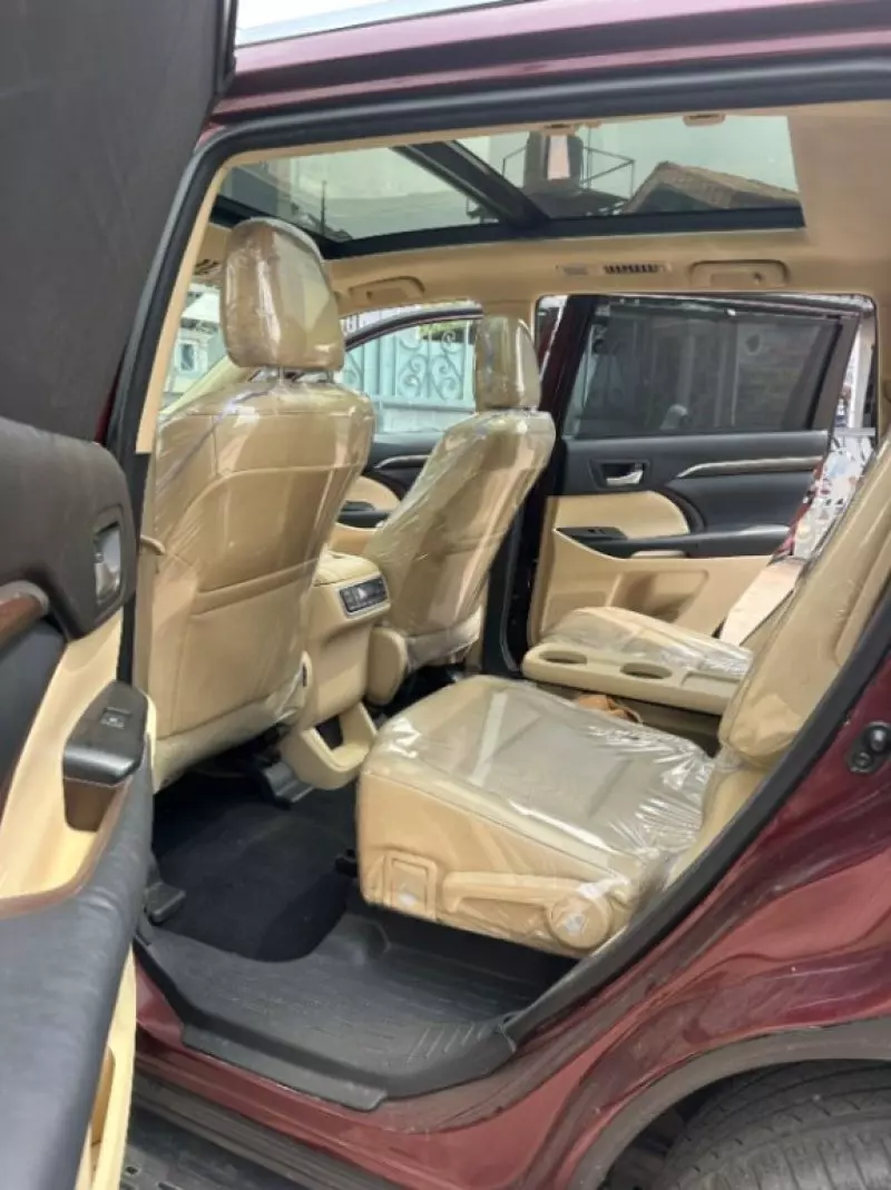 Toyota Highlander   - 2015