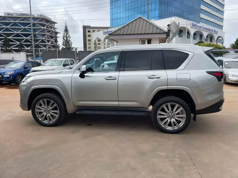 Lexus LX 600   - 2022