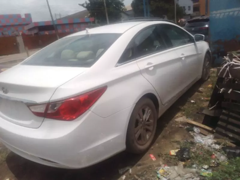Hyundai Sonata   - 2013