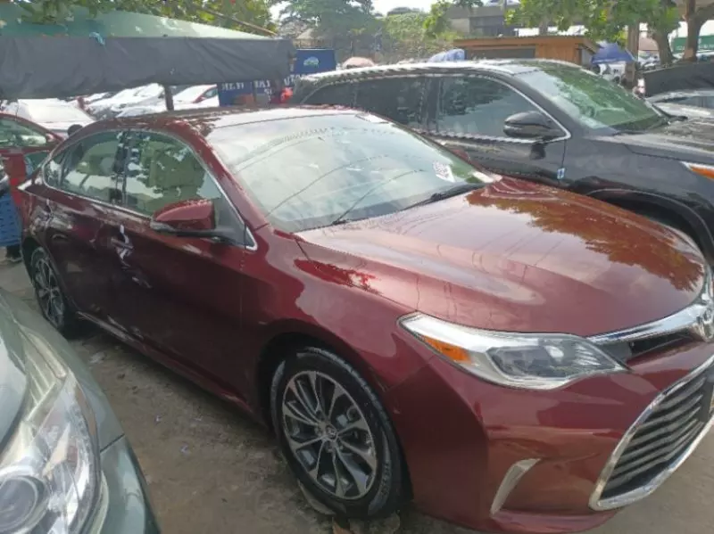 Toyota Avalon - 2015