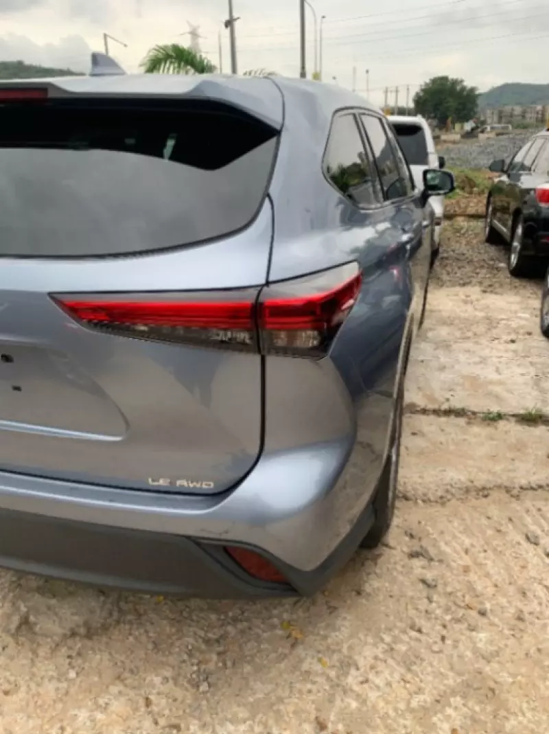 Toyota Highlander   - 2020