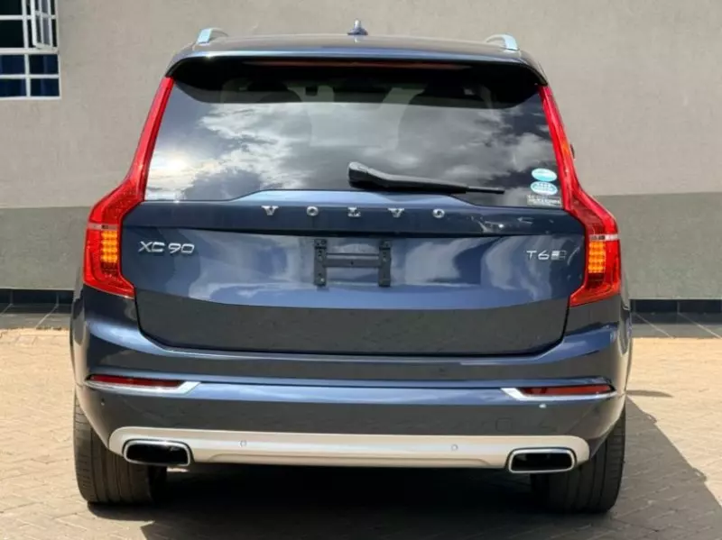 Volvo XC90   - 2018