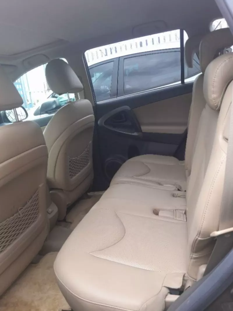 Toyota RAV4 - 2010