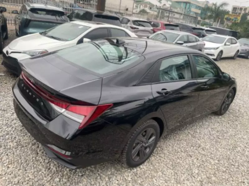 Hyundai Elantra - 2023
