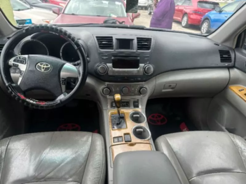 TOYOTA Highlander - 2012
