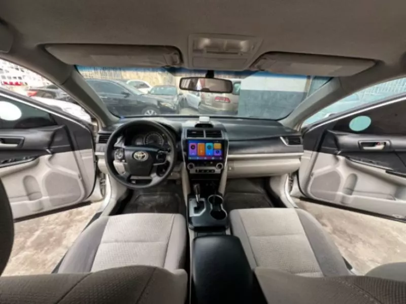 Toyota Camry   - 2012