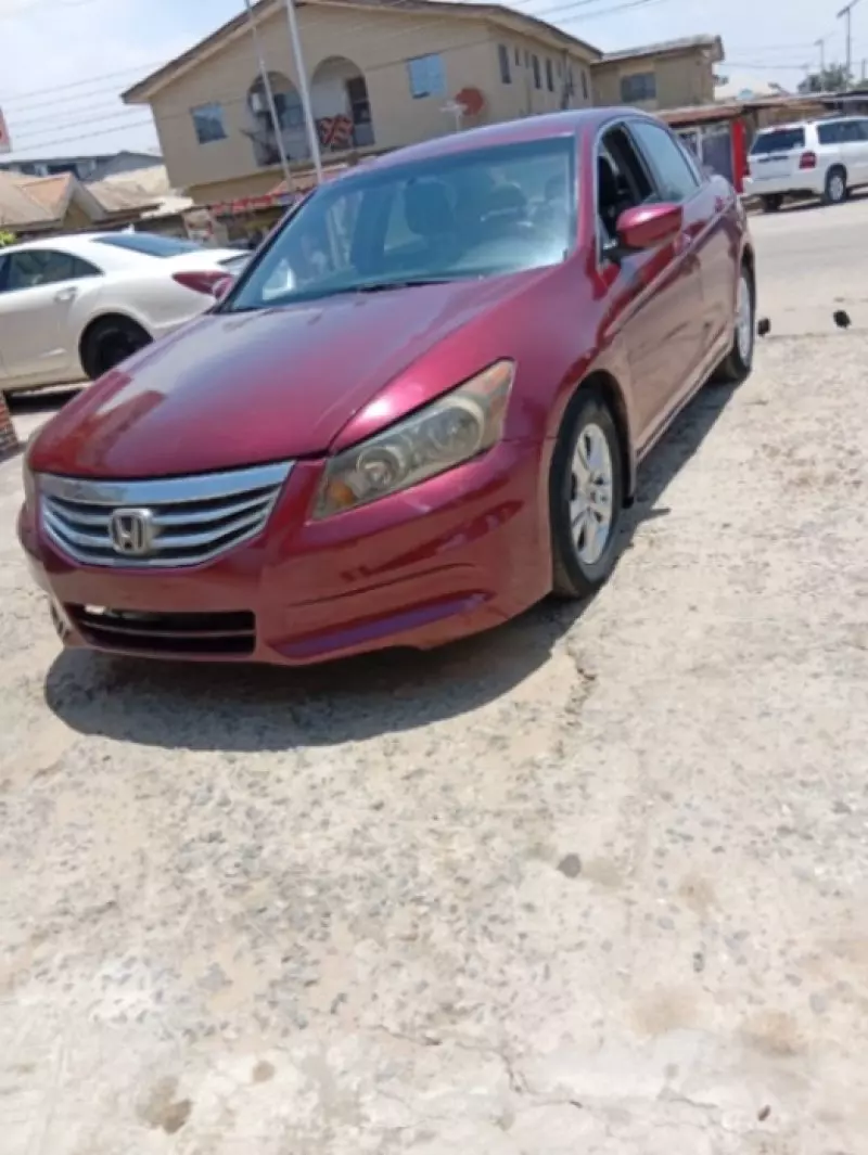 Honda Accord - 2012