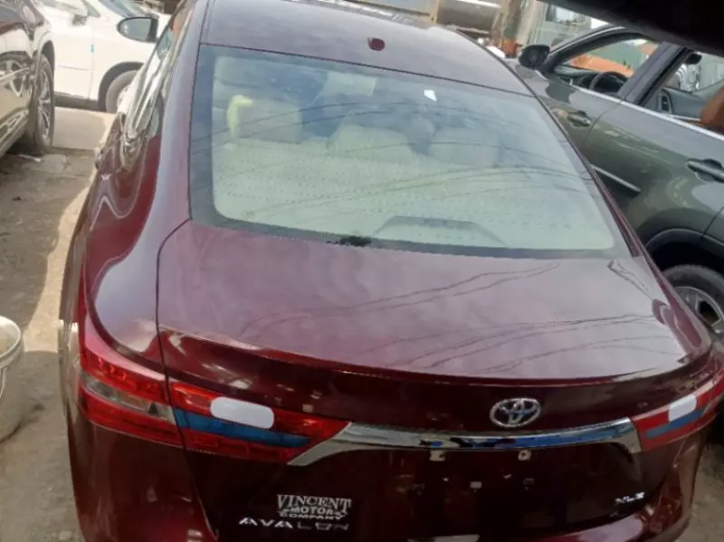 Toyota Avalon - 2015