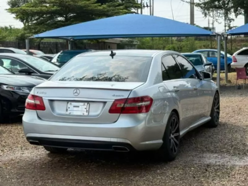 Mercedes-Benz E350   - 2013