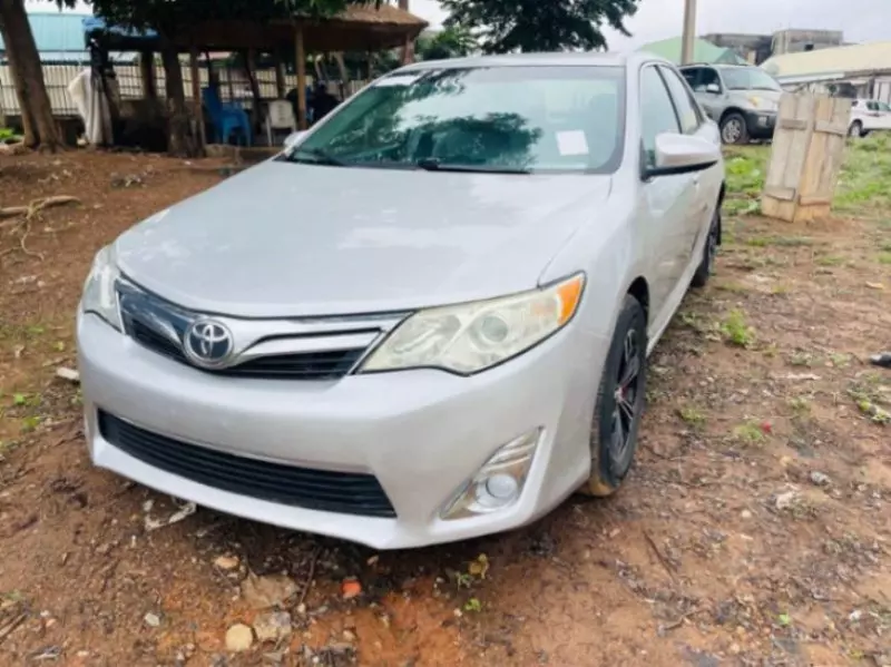 Toyota Camry   - 2012