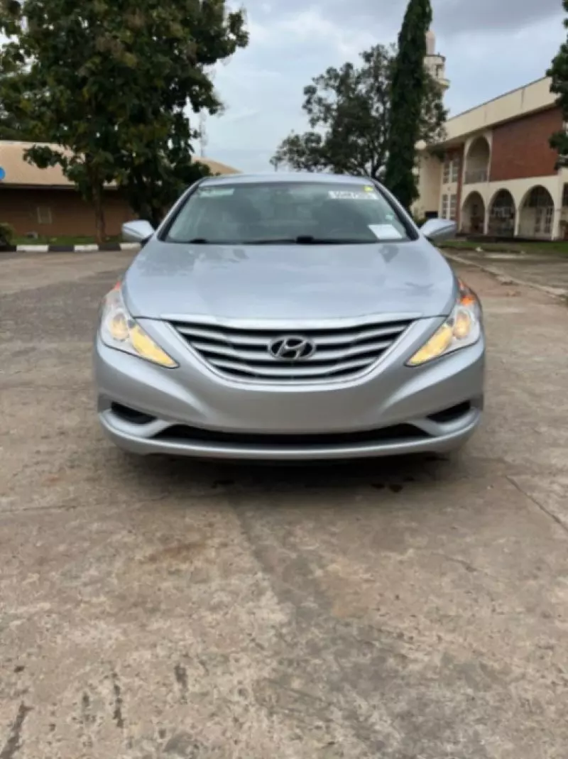 Hyundai SONATA 2,0L BVA GL   - 2011