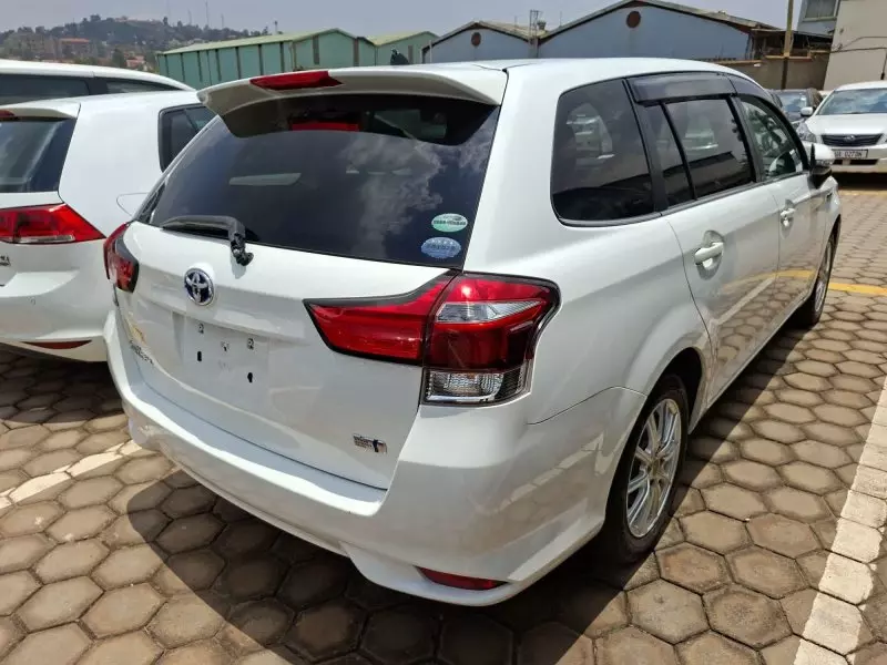 Toyota Fielder hybrid    - 2017