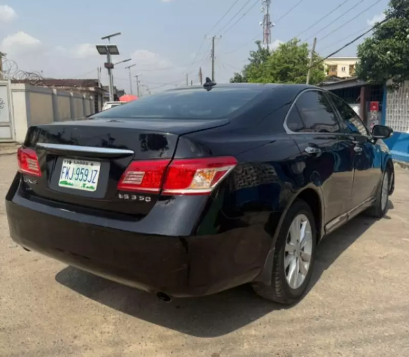 Lexus ES   - 2011