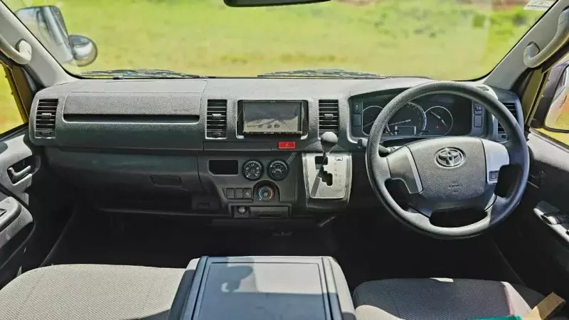 TOYOTA Hiace   - 2018