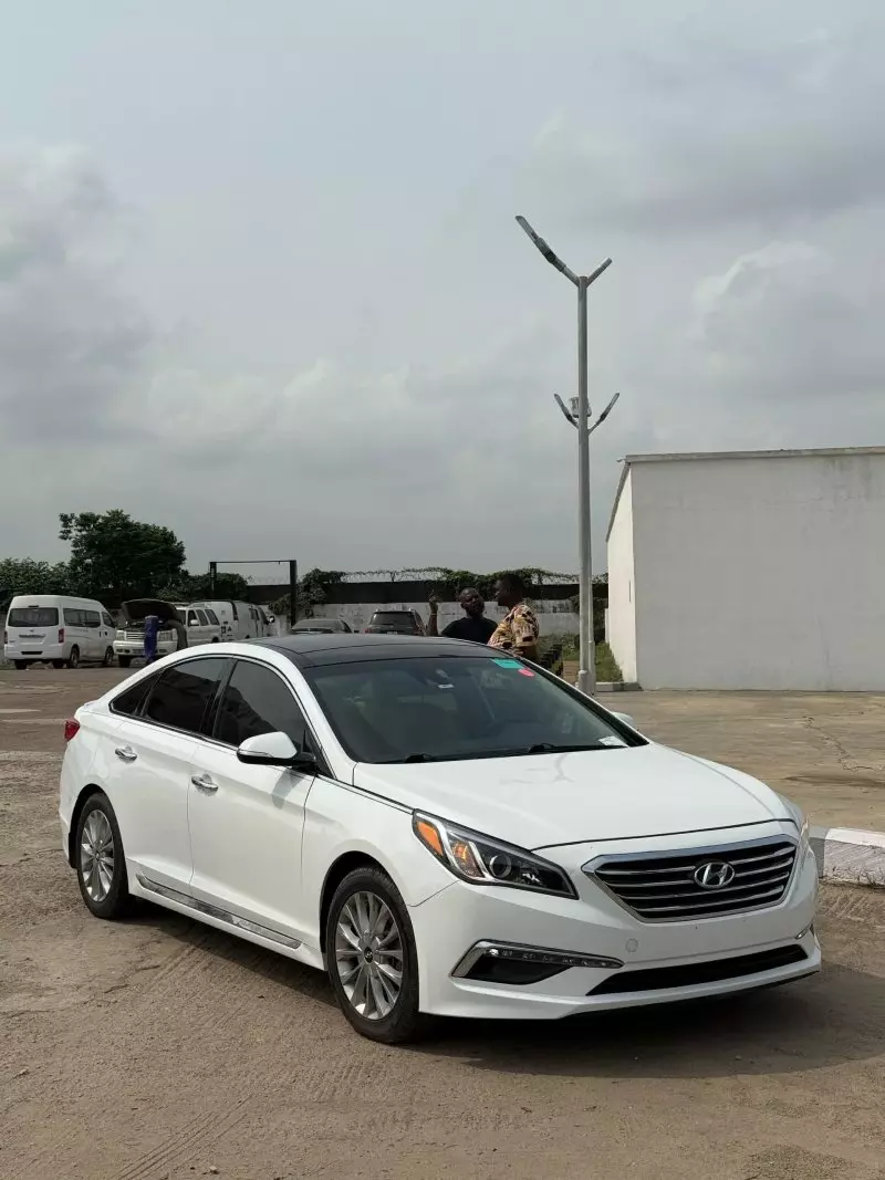 Hyundai Sonata   - 2015