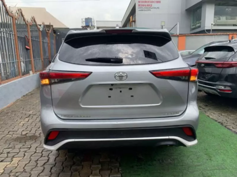 TOYOTA Highlander   - 2021