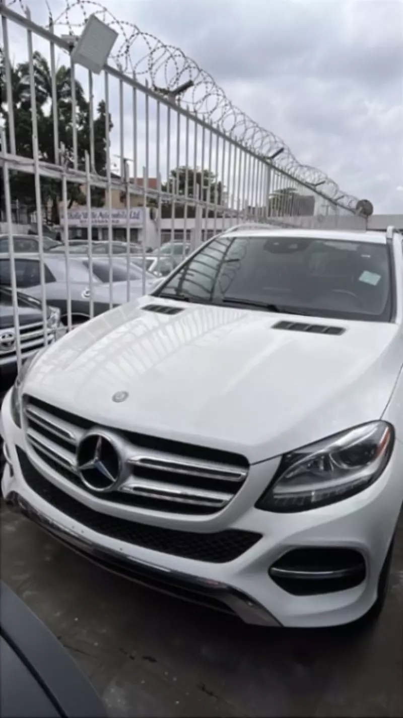Mercedes-Benz GLE-Class   - 2017