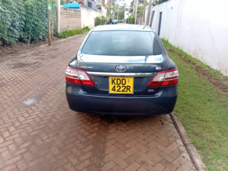 Toyota Premio    - 2014