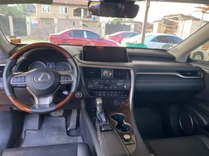 Lexus RX   - 2019