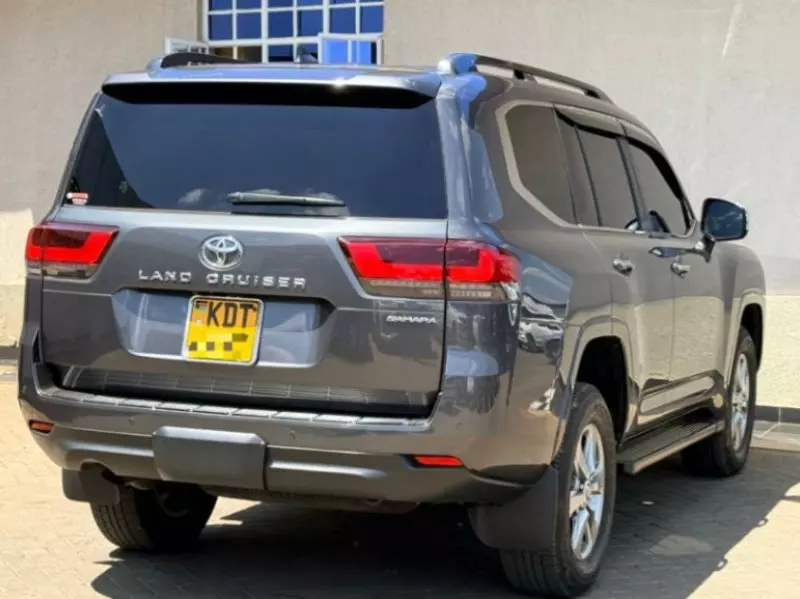 Toyota Landcruiser Sahara   - 2024