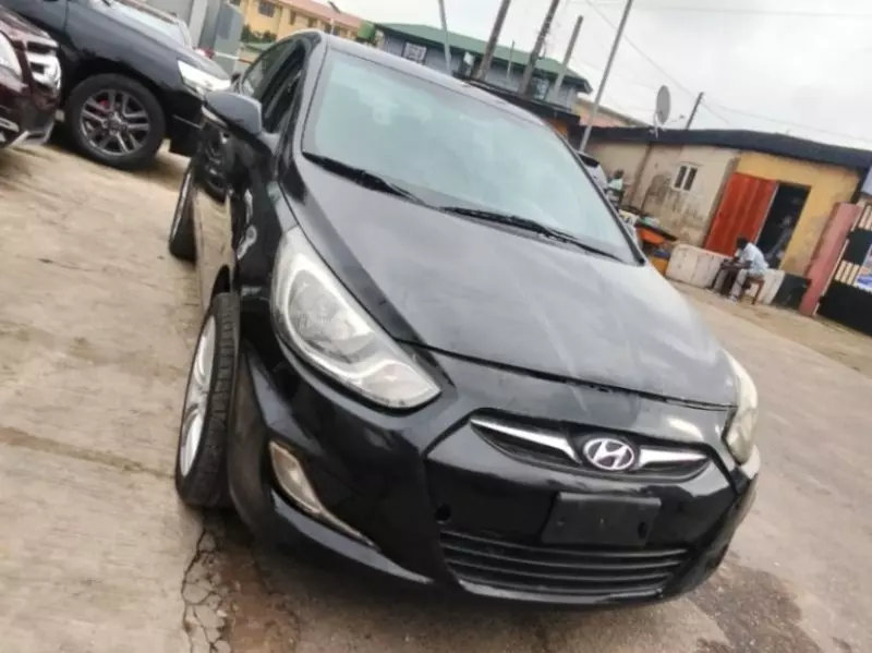 Hyundai Accent   - 2014