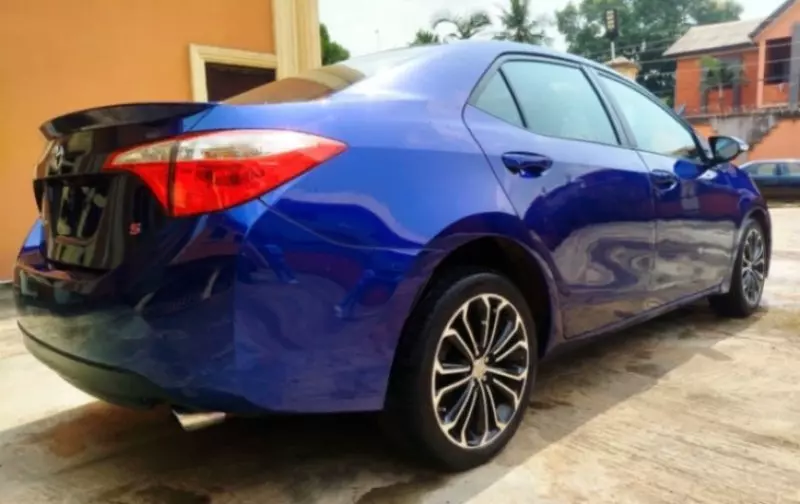 TOYOTA Corolla - 2015
