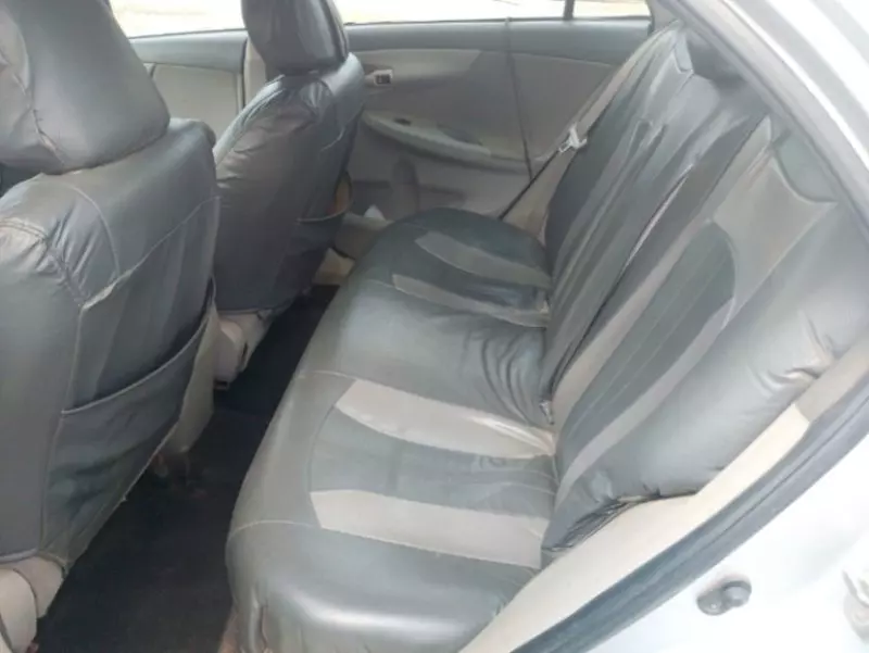 Toyota Corolla   - 2009