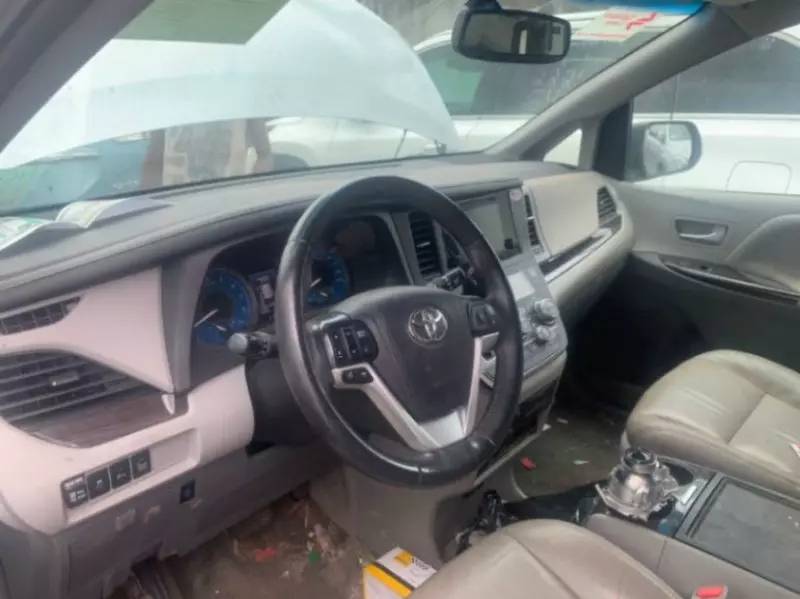 TOYOTA Sienna   - 2017